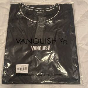 Black men’s throwback vq tee size large